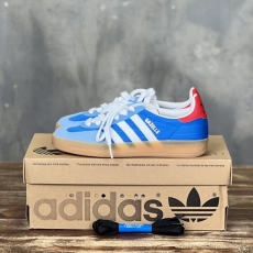 Adidas Sneakers